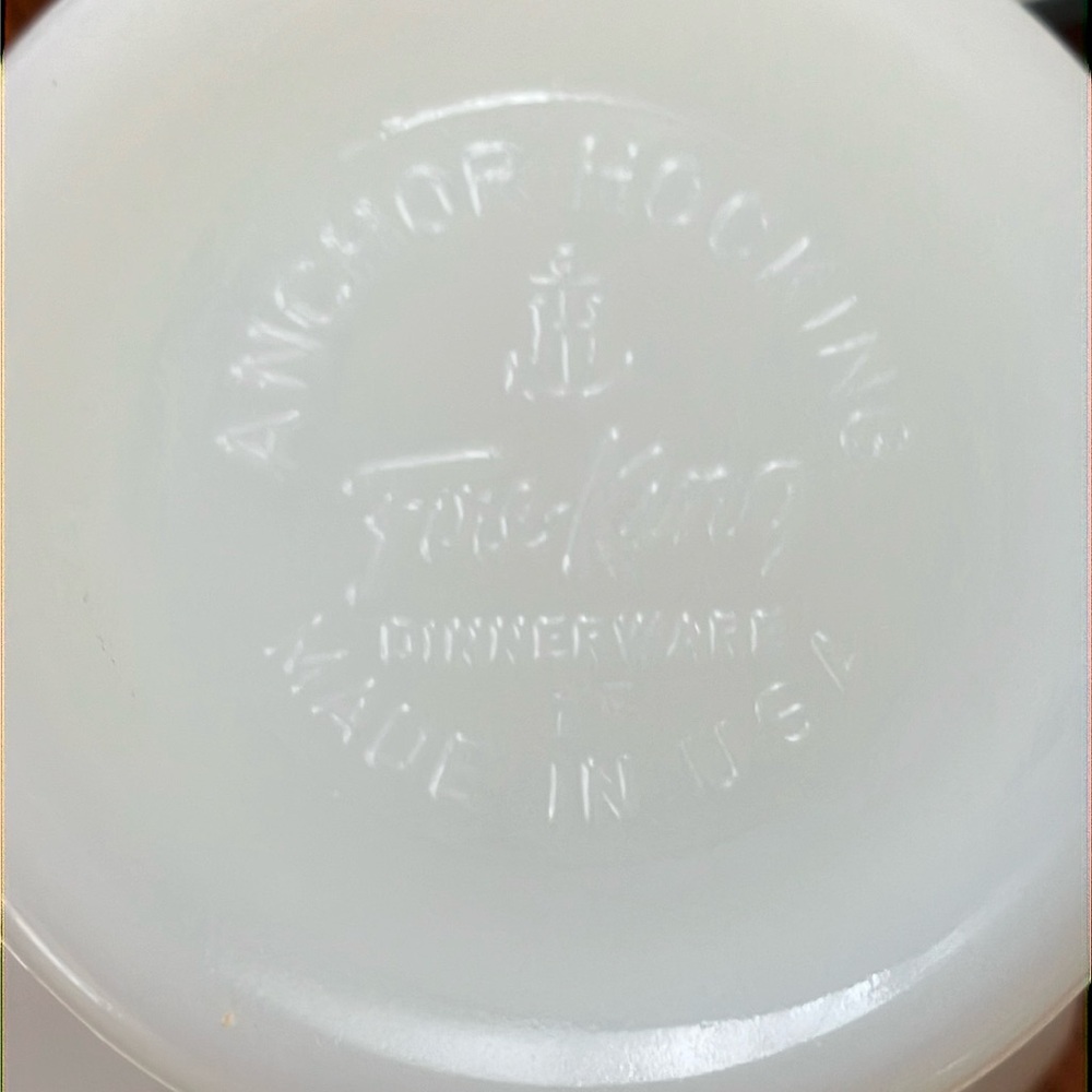 VINTAGE FIRE KING ANCHOR HOCKING SWIRL MILK GLASS 22K EDGE SUGAR BOWL WITH LID - Picture 9 of 9